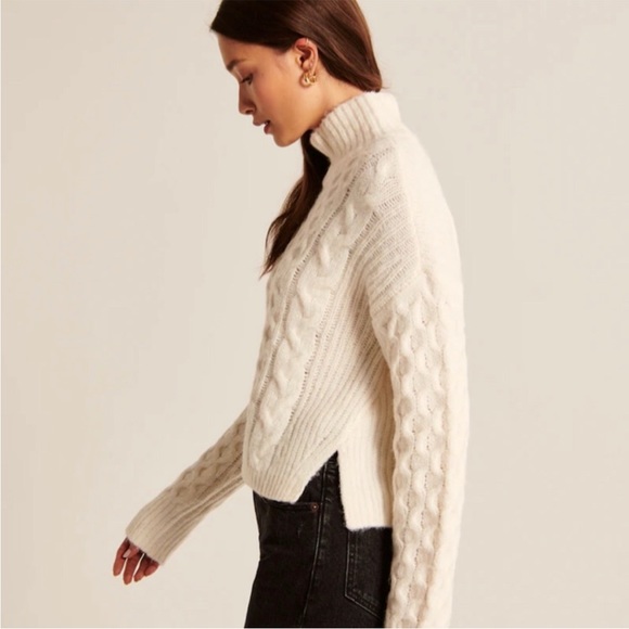 Abercrombie & Fitch White Cable Turtleneck Sweater - Picture 3 of 15